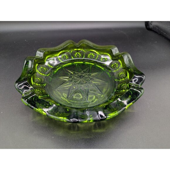 Vintage LE Smith Moon & Stars Green Glass Large Ashtray Retro 70s - Picture 1 of 10